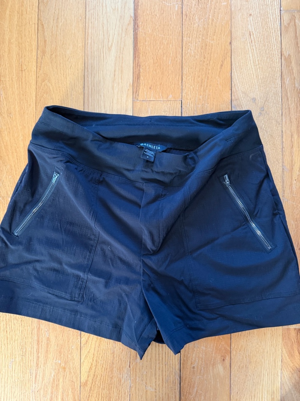 Athleta Black Performance Stretch Shorts size 6 never worn